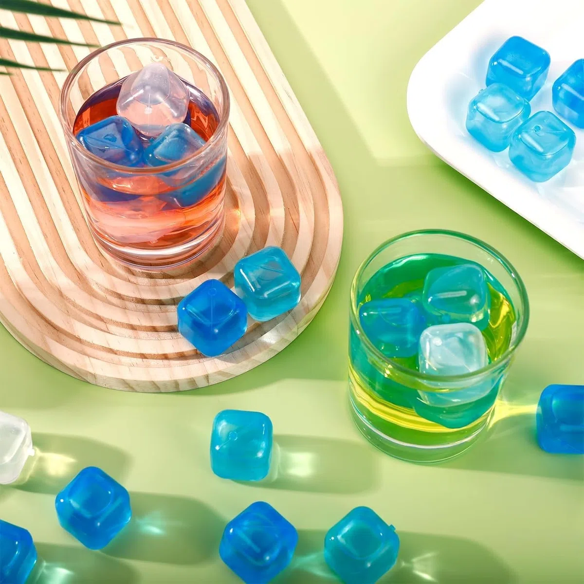 60 Stück Eiswürfel wiederverwendbar, Party-Eiswürfel bunt 2.54cm, mit Box Eisklemme Getränke (Blau und Weiß)