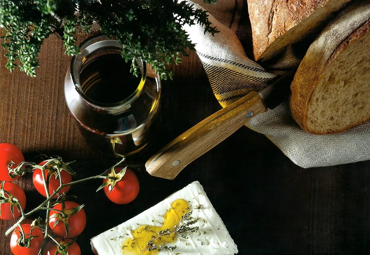 Gazi Schafskäse in Salzlake - 10x 800gramm - Schafkäse Schaf Käse Sheep cheese Koyun peyniri 50% Fett i.Tr. aus 100% Schafmilch, mikrobielles Lab, vegetarisch, Halal, glutenfrei, zu Börek, zu Salat