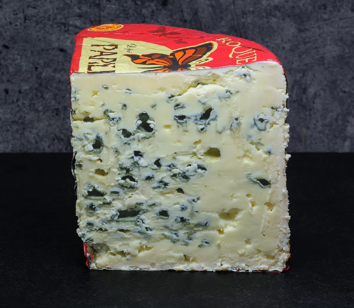 Roquefort Papillon Edelschmimmelkäse AOP - 3x 1,25KG - französischer Blauschimmelkäse 150 Tage gereifter Schafs-Käse, exquisiter Käse würzig-kräftig im Geschmack mit cremiger Textur