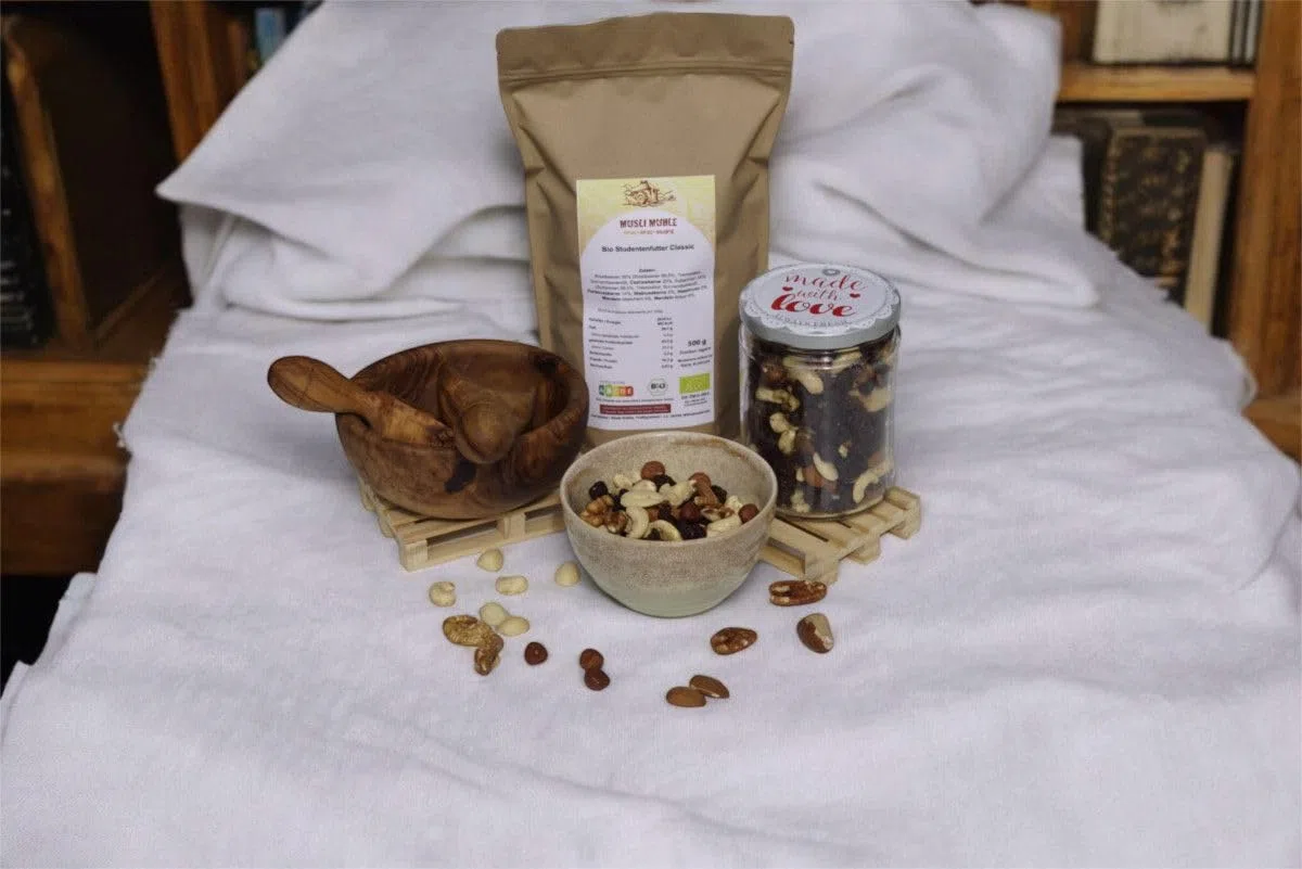 Müsli Mühle Bio Studentenfutter Classic – Nüsse & Trockenfrüchte – 1000g | Für Müsli & als Snack – Nussmischung – ballaststoffreiche Proteinquelle, reich an Omega-3 & Antioxidantien